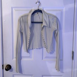 Crème colored button up top